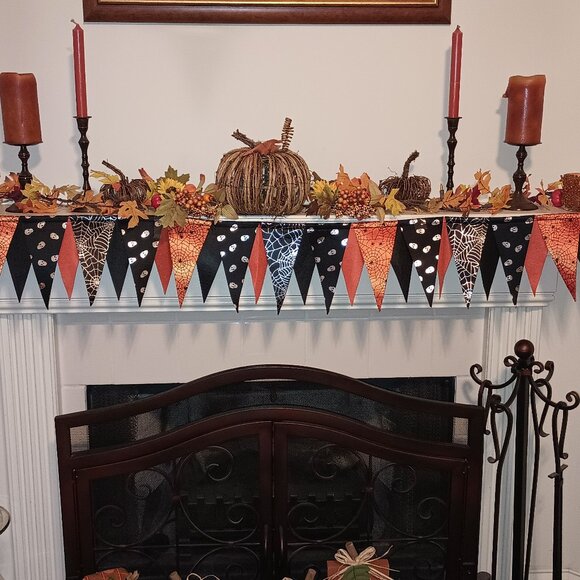 Halloween Pennant for Mantle and Plaid Pumpkin - Picture 1 of 10